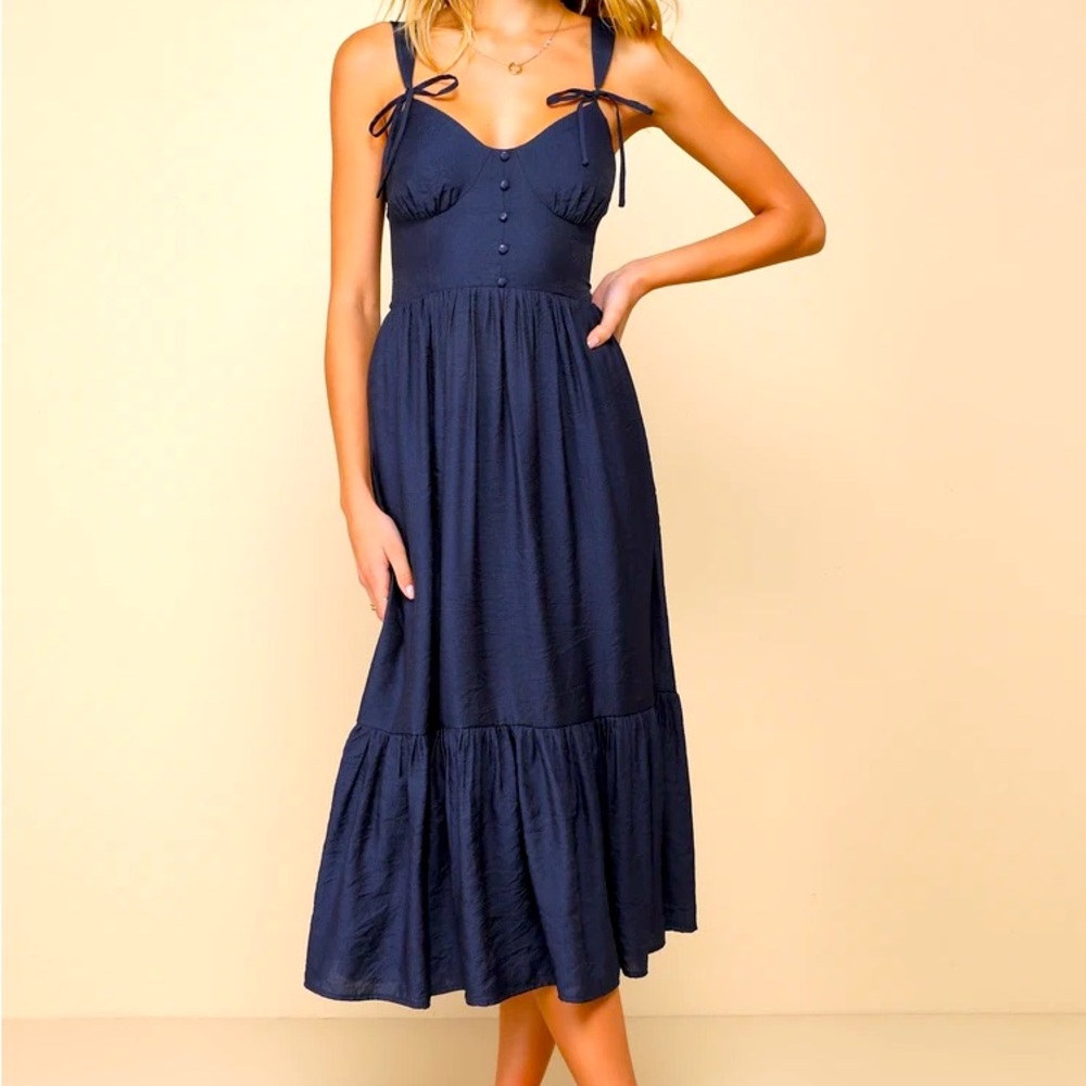 NWT. Lulus Endearing Beauty
Navy Blue Tie-Strap Tiered
Midi Dress sz S